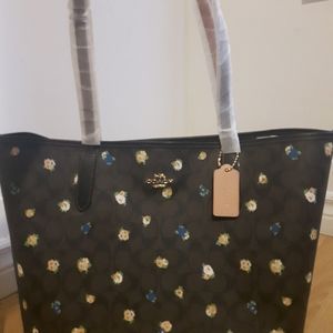 BNWT authentic coach tote bag